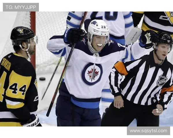 NHL常规赛红翼对决小鸭巅峰激战上演冰坛豪强争锋之夜盛宴时刻 NHL常规赛红翼对决小鸭巅峰激战上演冰坛豪强争锋之夜盛宴时刻