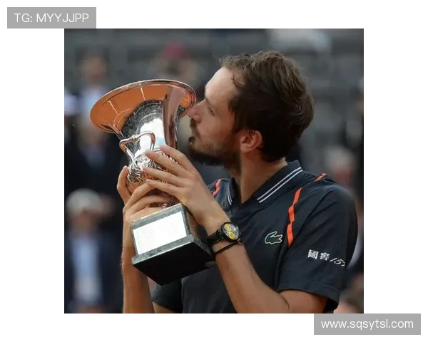 ATP巴黎大师赛梅德韦杰夫强势晋级阿利亚西姆上演逆转好戏精彩