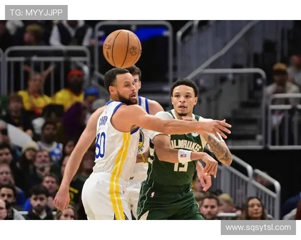 NBA精彩对决：勇士力克雄鹿迎来复苏之战，库里与字母哥对决引爆全场